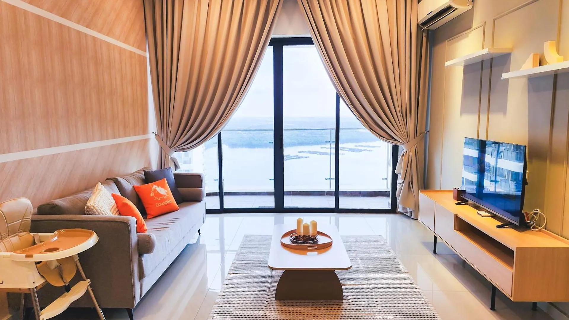 Danga Bay -- Seaglance Horizon - 3Br3B - 7Pax By Cowidea contacts